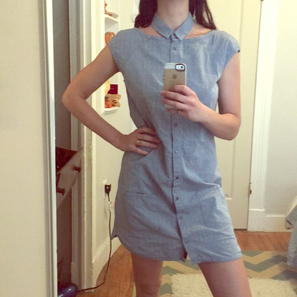 Cute mini dress with collar